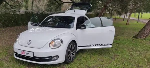 Volkswagen New Beetle 2011 - 17499 EUR, 163800 km - AUTO.MOTO.pt - 163800km - foto 20 de 41