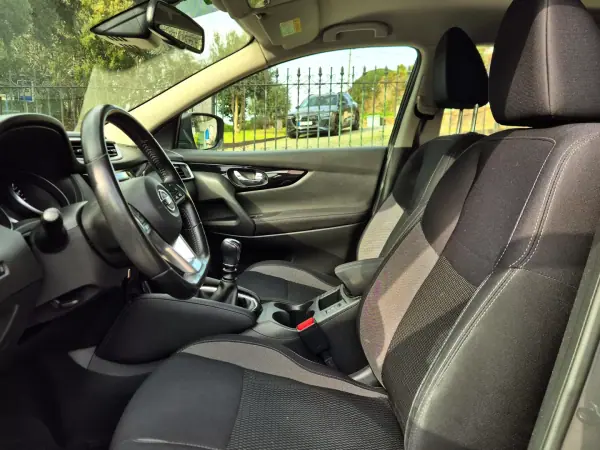 Nissan Qashqai 2017 - 18000 EUR, 112000 km - AUTO.MOTO.pt - 112000km - foto 10 de 20