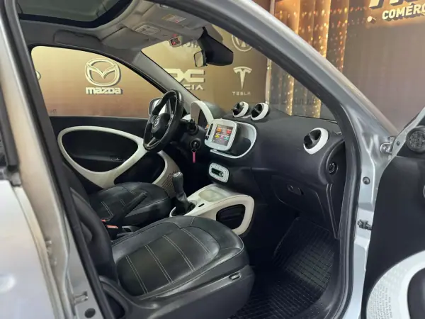 Smart ForFour 2015 - 9490 EUR, 152000 km - AUTO.MOTO.pt - 152000km - foto 14 de 15