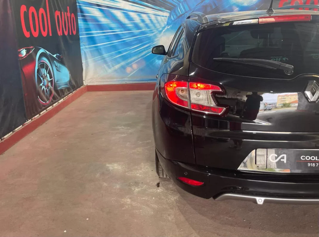 Renault Mégane Sport Tourer 2014 - 9999 EUR, 163000 km - AUTO.MOTO.pt - 163000km - foto 16 de 47