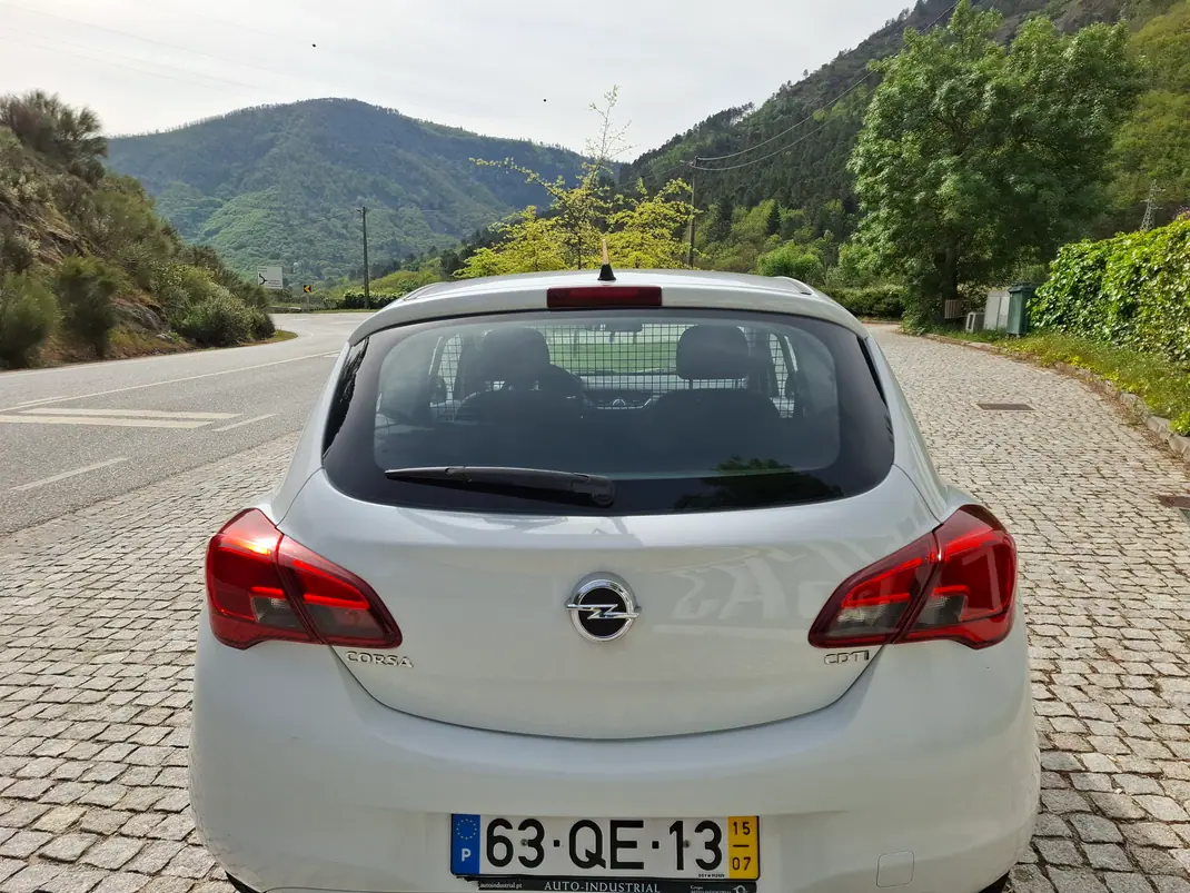 Opel CORSA VAN 1.3 CDTI 2015 - 3250 EUR, 280000 km - AUTO.MOTO.pt - 280000km - foto 5 de 11