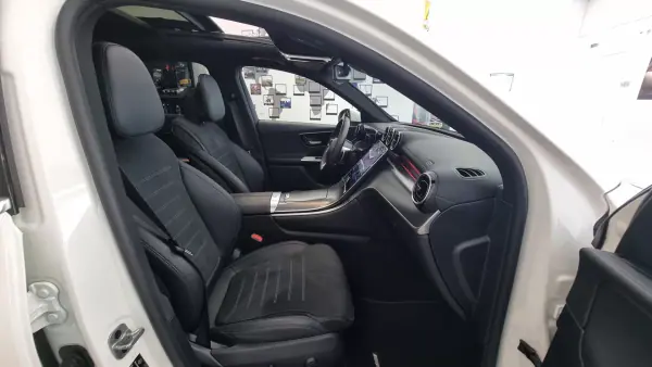 Mercedes-Benz GLC 220 2023 - 63900 EUR, 29182 km - AUTO.MOTO.pt - 29182km - foto 24 de 35