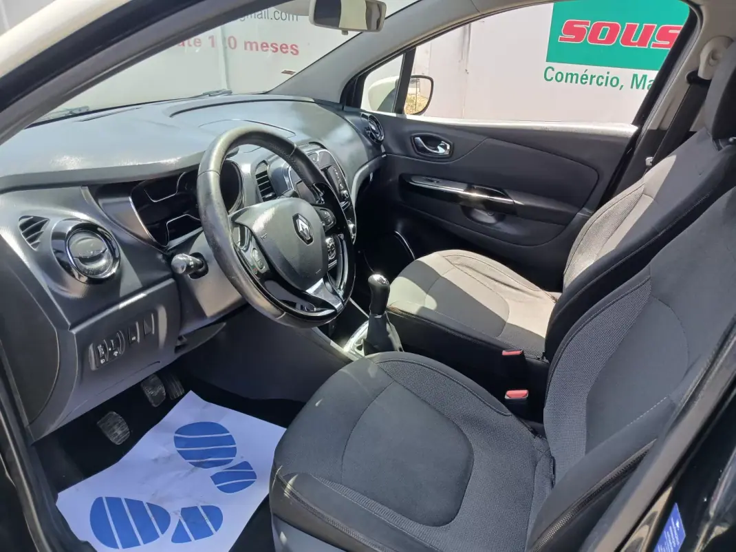 Renault Captur 2013 - 9950 EUR, 157174 km - AUTO.MOTO.pt - 157174km - foto 15 de 25