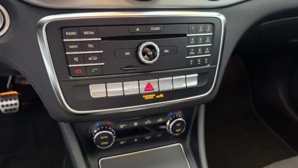 Mercedes-Benz GLA 180 2018 - 24900 EUR, 41570 km - 41570km - foto 43 de 52