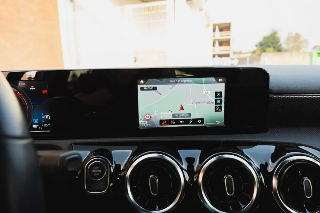 Mercedes-Benz A 250 2022 - 25000 EUR, 124440 km - AUTO.MOTO.pt - 124440km - foto 18 de 24