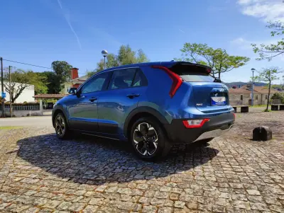Kia e-Niro 2023 - 26990 EUR, 53098 km - AUTO.MOTO.pt - 53098km - foto 4 de 12