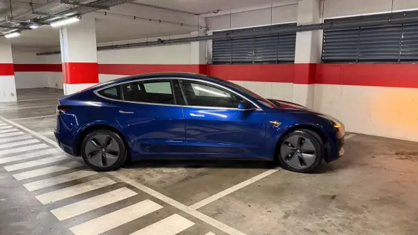 Tesla Model 3 2019 - 21900 EUR, 144900 km - AUTO.MOTO.pt - 144900km - foto 2 de 27