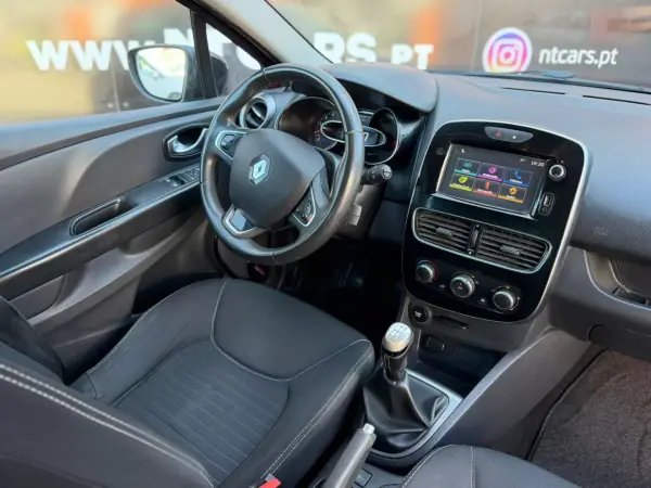 Renault Clio 2016 - 10900 EUR, 218602 km - AUTO.MOTO.pt - 218602km - foto 5 de 19