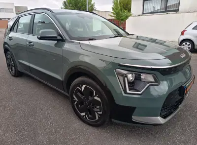 Kia Niro EV 2024 - 27990 EUR, 57400 km - AUTO.MOTO.pt - 57400km - foto 8 de 20