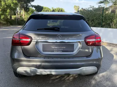 Mercedes-Benz GLA 180 2017 - 20999 EUR, 80000 km - AUTO.MOTO.pt - 80000km - foto 15 de 22
