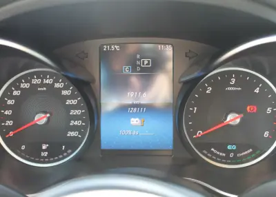 Mercedes-Benz C 300 2020 - 28990 EUR, 128000 km - AUTO.MOTO.pt - 128000km - foto 34 de 36