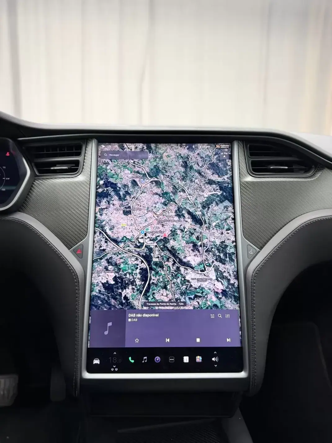 Tesla Model X 2018 - 31999 EUR, 151000 km - AUTO.MOTO.pt - 151000km - foto 12 de 23