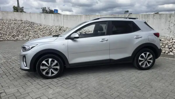 Kia Stonic 2023 - 17450 EUR, 27500 km - AUTO.MOTO.pt - 27500km - foto 6 de 18
