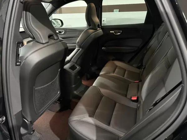 Volvo XC 60 2024 - 56900 EUR, 11000 km - AUTO.MOTO.pt - 11000km - foto 25 de 40