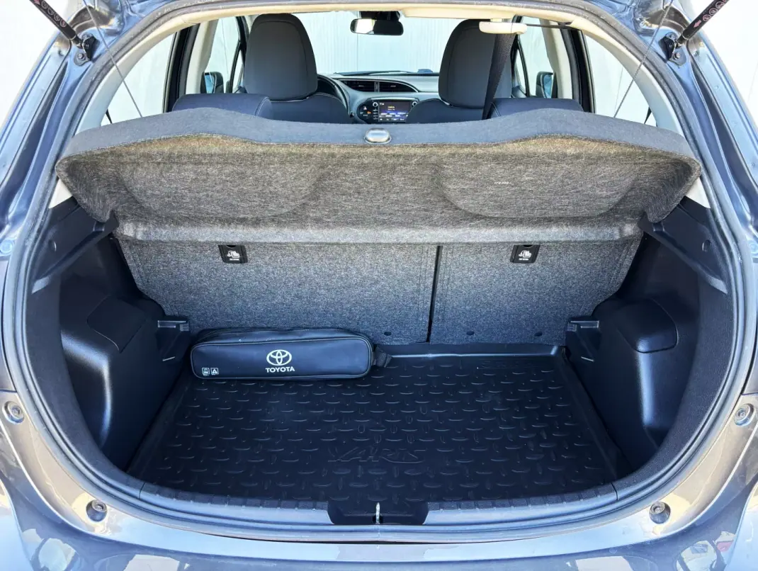 Toyota Yaris 2020 - 12990 EUR, 88000 km - 88000km - foto 36 de 38