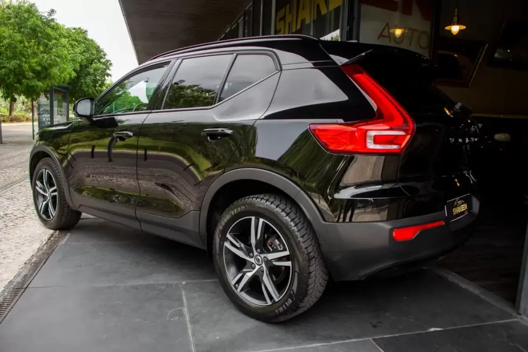 Volvo XC 40 2022 - 25750 EUR, 65156 km - AUTO.MOTO.pt - 65156km - foto 3 de 35