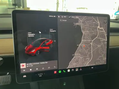 Tesla Model 3 2021 - 29900 EUR, 86555 km - AUTO.MOTO.pt - 86555km - foto 11 de 17