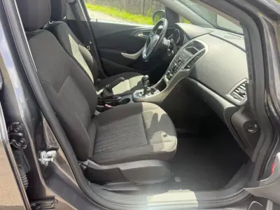 Opel Astra 2010 - 5990 EUR, 175000 km - AUTO.MOTO.pt - 175000km - foto 12 de 22
