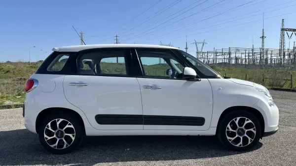 Fiat 500L 2017 - 11900 EUR, 160000 km - AUTO.MOTO.pt - 160000km - foto 5 de 14