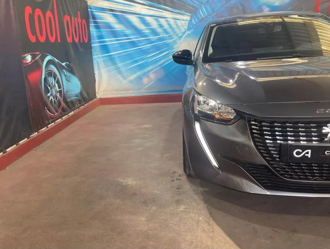 Peugeot 208 2023 - 14900 EUR, 44000 km - AUTO.MOTO.pt - 44000km - foto 10 de 47