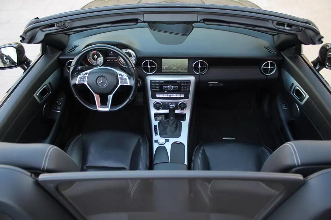Mercedes-Benz SLK 250 2015 - 22990 EUR, 203350 km - 203350km - foto 9 de 32