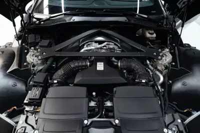 Aston Martin V8 Vantage Coupe 2019 - 144950 EUR, 31000 km - 31000km - foto 8 de 45