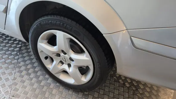 Opel Astra Caravan 2007 - 4750 EUR, 174500 km - 174500km - foto 27 de 45