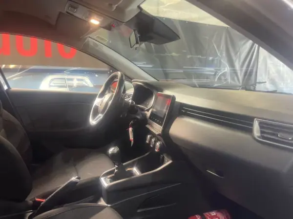 Renault Clio 2019 - 14480 EUR, 30000 km - AUTO.MOTO.pt - 30000km - foto 37 de 50