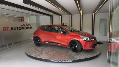 Renault Clio 2014 - 7900 EUR, 194340 km - AUTO.MOTO.pt - 194340km - foto 9 de 47