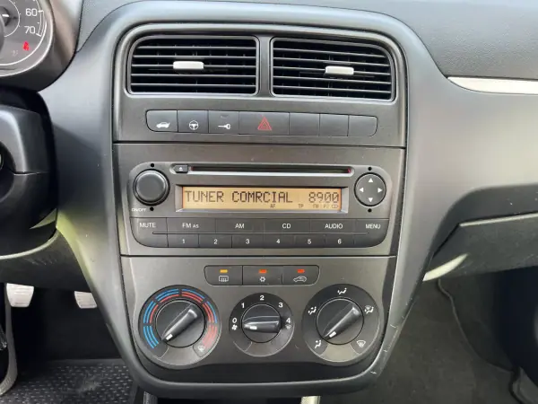 Fiat Grande Punto 2008 - 4990 EUR, 112345 km - AUTO.MOTO.pt - 112345km - foto 12 de 15