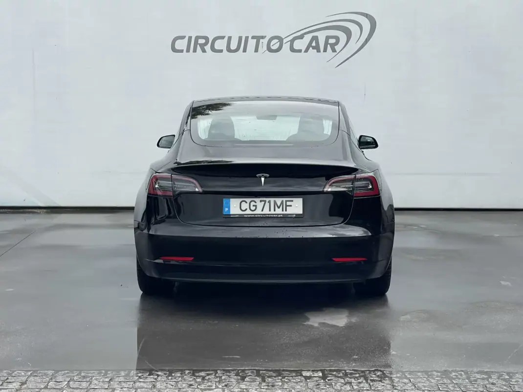 Tesla Model 3 2019 - 22995 EUR, 126801 km - AUTO.MOTO.pt - 126801km - foto 11 de 40