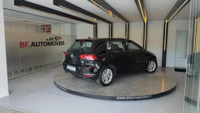 Volkswagen Golf 2013 - 7900 EUR, 207049 km - AUTO.MOTO.pt - 207049km - foto 4 de 54