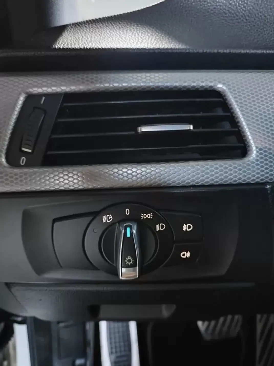 BMW 320 2012 - 18650 EUR, 179300 km - AUTO.MOTO.pt - 179300km - foto 23 de 35