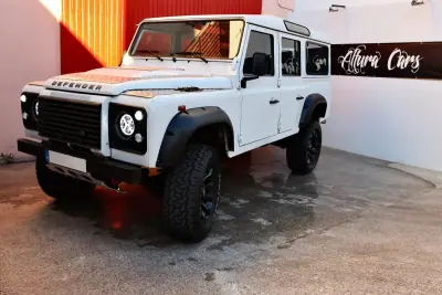 Land Rover Defender 2015 - 55900 EUR, 213860 km - foto 6 de 24