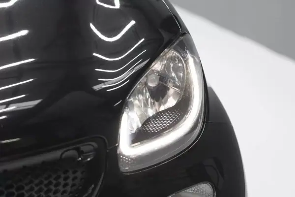 Smart ForFour 2015 - 9500 EUR, 155670 km - AUTO.MOTO.pt - 155670km - foto 11 de 36