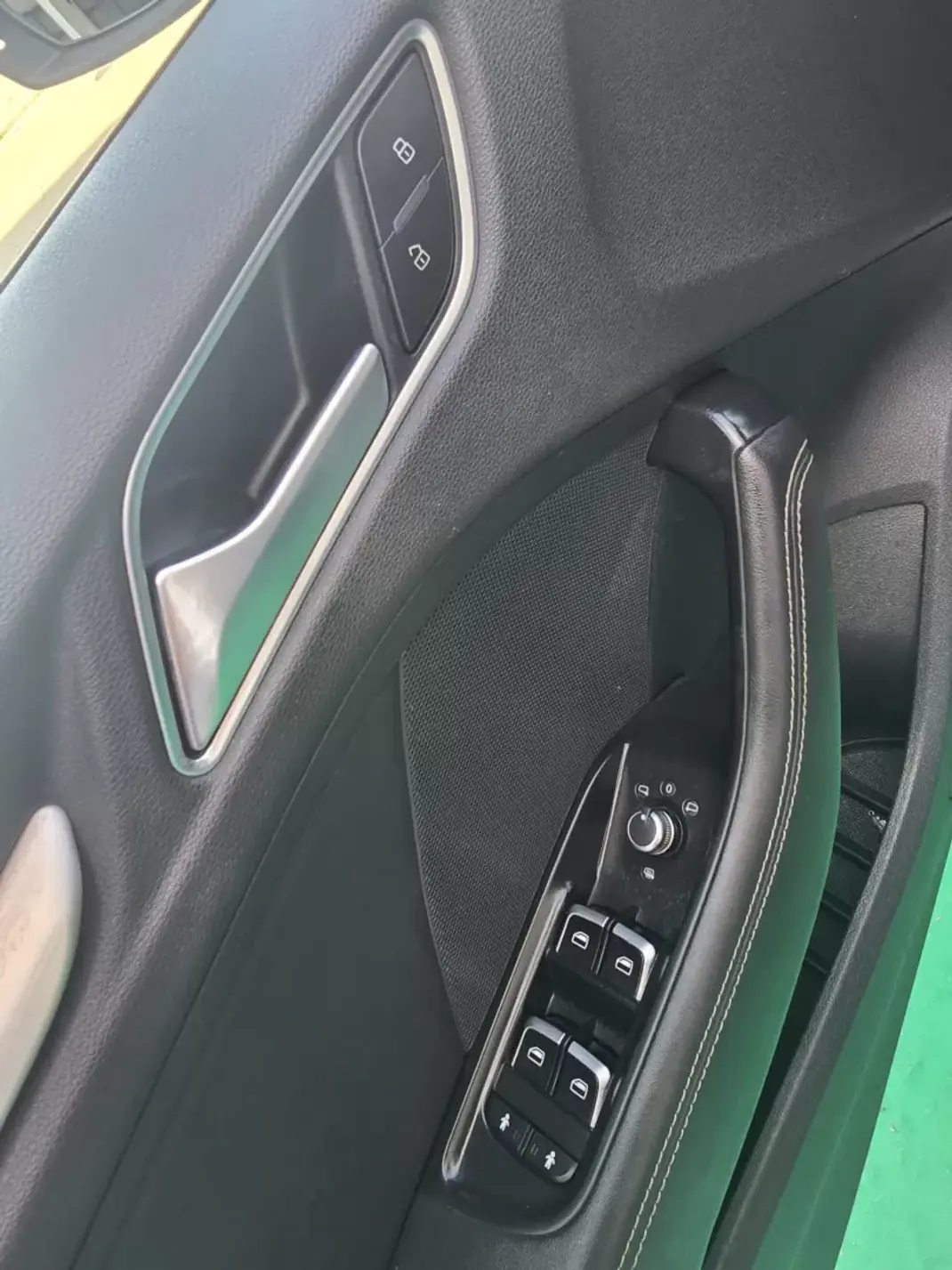 Audi A3 Sportback 2015 - 12450 EUR, 282000 km - AUTO.MOTO.pt - 282000km - foto 10 de 14