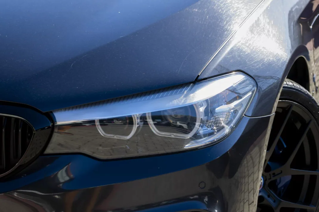 BMW 530e 2019 - 26850 EUR, 181810 km - AUTO.MOTO.pt - 181810km - foto 15 de 47