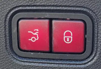 Mercedes-Benz E 220 2017 - 34999 EUR, 180000 km - AUTO.MOTO.pt - 180000km - foto 22 de 45