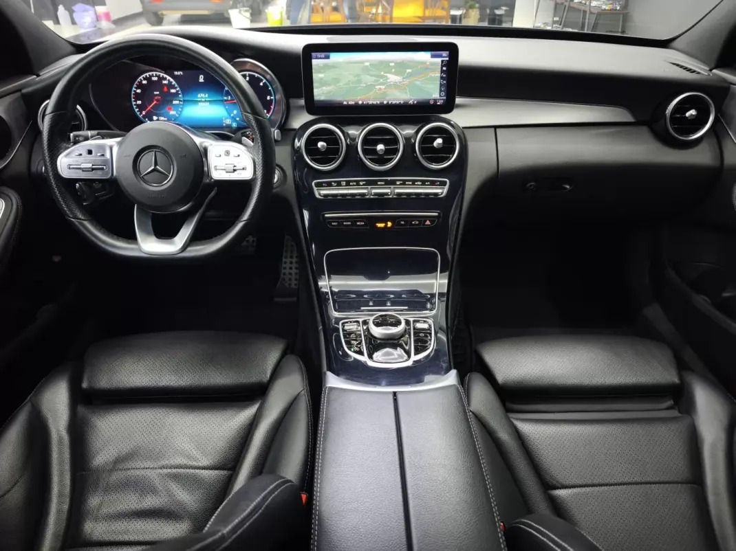 Mercedes-Benz C 220 2018 - 30950 EUR, 102676 km - AUTO.MOTO.pt - 102676km - foto 22 de 47