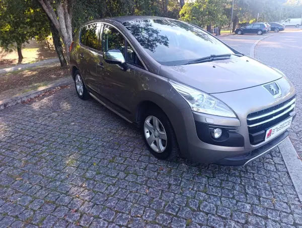 Peugeot 3008 2.0 HDi Hybrid4 2013 Hybrid (Diesel) — 227 000 km Peugeot 3008 2.0 HDi Hybrid4 2013 Hybrid (Diesel)