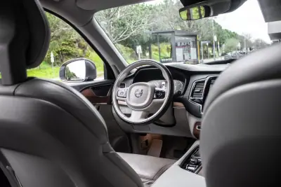 Volvo XC 90 2016 - 24990 EUR, 206775 km - AUTO.MOTO.pt - 206775km - foto 37 de 50