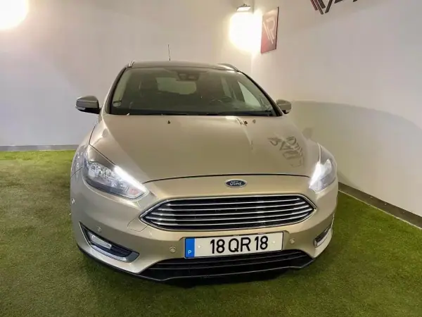 Ford Focus SW 2015 - 10750 EUR, 153000 km - AUTO.MOTO.pt - 153000km - foto 4 de 35