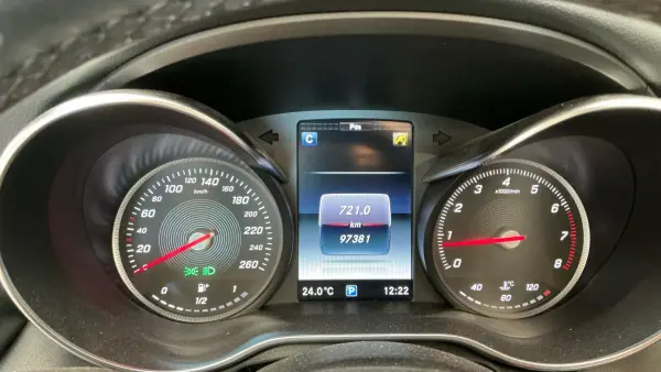 Mercedes-Benz C 180 2017 - 28999 EUR, 97121 km - AUTO.MOTO.pt - 97121km - foto 13 de 13
