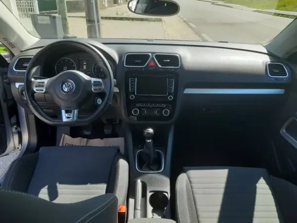Volkswagen Scirocco 2012 - 9500 EUR, 212500 km - AUTO.MOTO.pt - 212500km - foto 13 de 33
