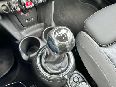 MINI 5 Portas 2016 - 13450 EUR, 151842 km - AUTO.MOTO.pt - 151842km - foto 9 de 10