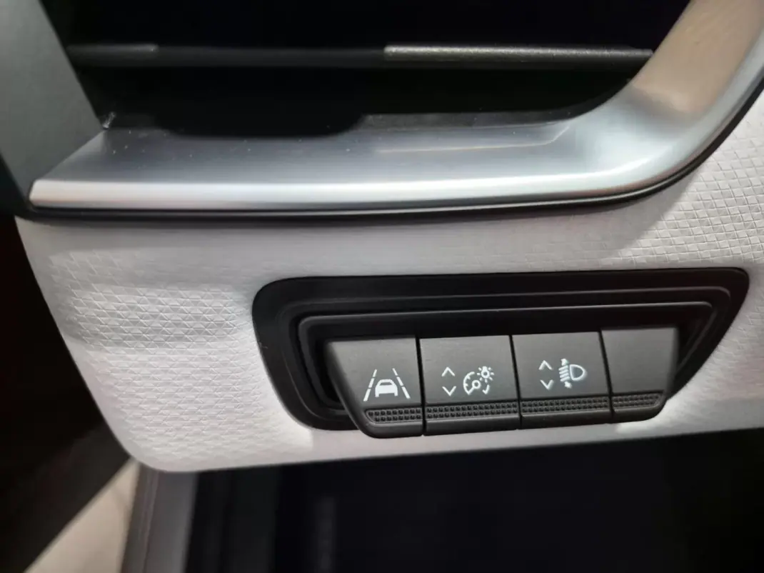 Renault Clio 2023 - 17500 EUR, 53777 km - AUTO.MOTO.pt - 53777km - foto 11 de 26