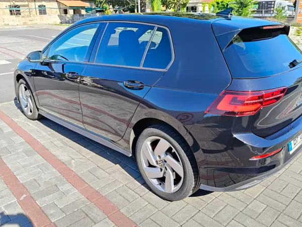 Volkswagen Golf 2023 - 28000 EUR, 40000 km - AUTO.MOTO.pt - 40000km - foto 3 de 10
