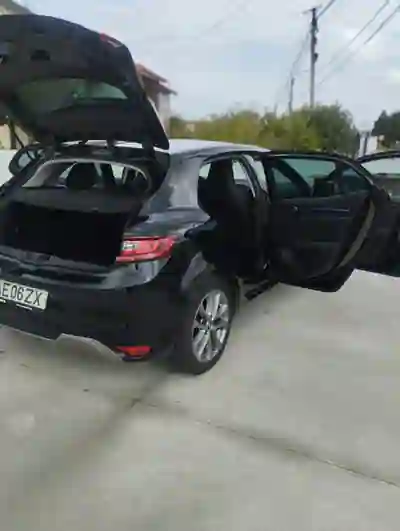Renault Mégane 2021 - 16200 EUR, 63000 km - 63000km - foto 2 de 12