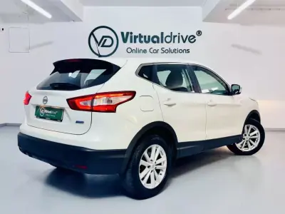 Nissan Qashqai 2015 - 13750 EUR, 96000 km - AUTO.MOTO.pt - 96000km - foto 6 de 45