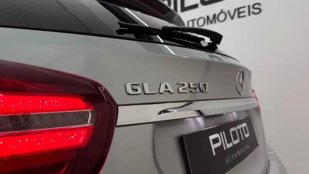 Mercedes-Benz GLA 250 2017 - 26990 EUR, 119434 km - AUTO.MOTO.pt - 119434km - foto 7 de 33